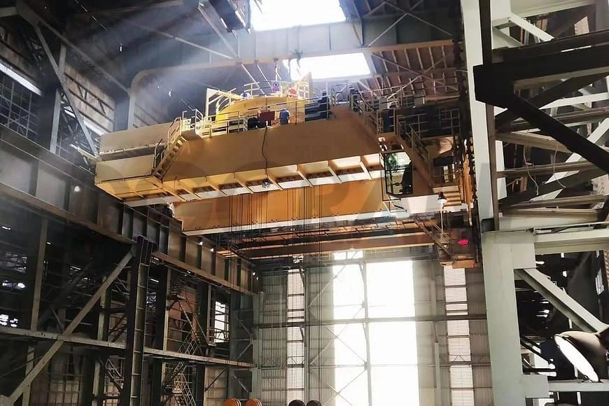 Automatic-Rotary-Feeding-Overhead-Crane-01.webp
